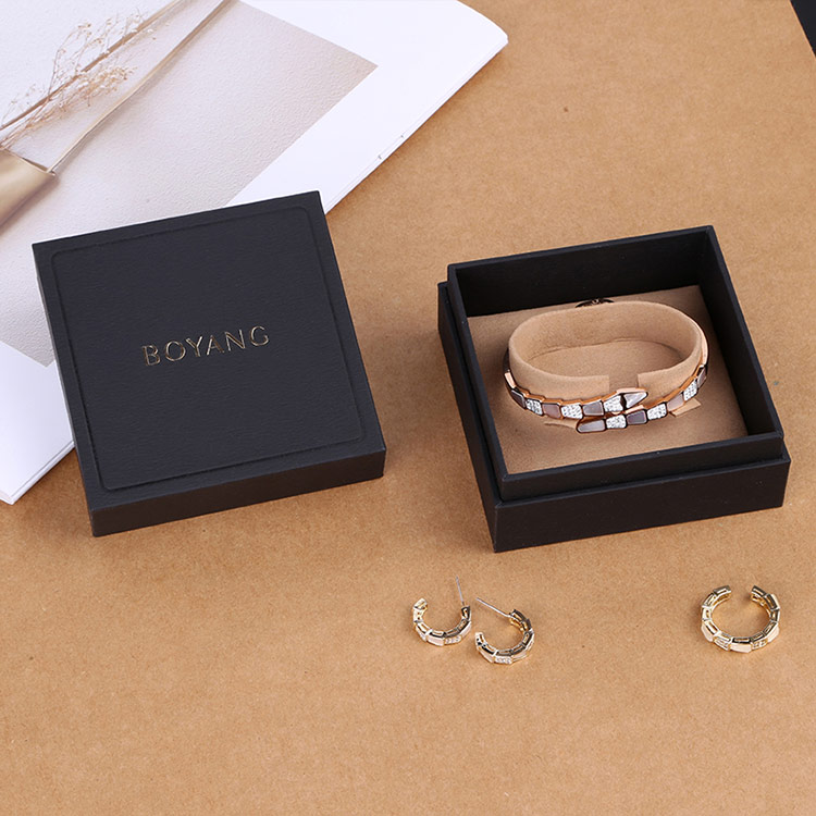 Custom Bracelet Boxes